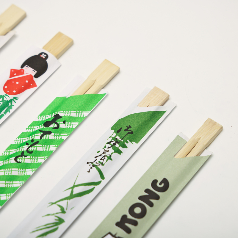 Pauzinhos de bambu impressos personalizados em envelope de papel